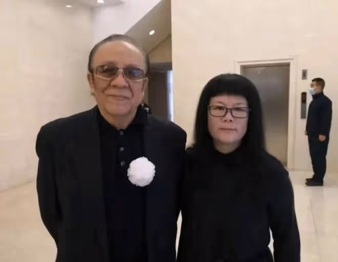 程志追悼會在京舉行,久未露面的劉斌到場,前妻殷秀梅也前來弔唁