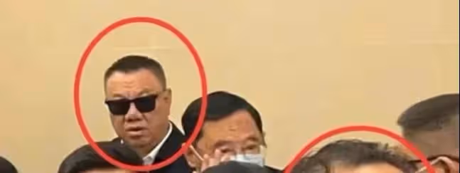 程志追悼會在京舉行,久未露面的劉斌到場,前妻殷秀梅也前來弔唁