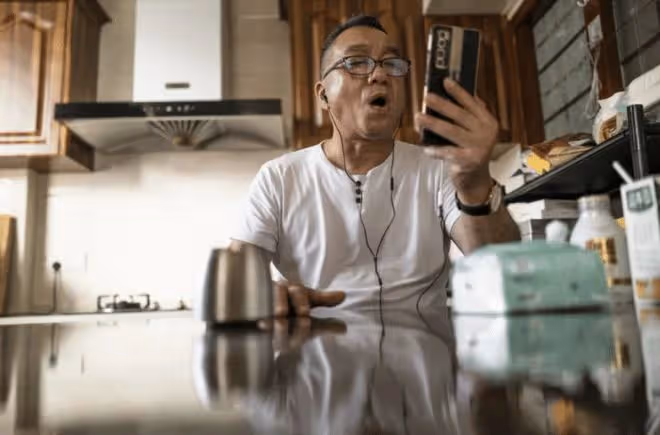 喬任梁去世6年,父親生病令人擔憂,清明無法為兒子掃墓倍感內疚