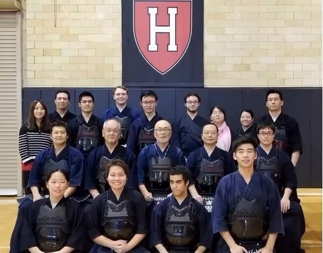 東北小伙辛奇隆：18歲入哈佛，何鴻燊陪嫁14億，將28歲愛女嫁他