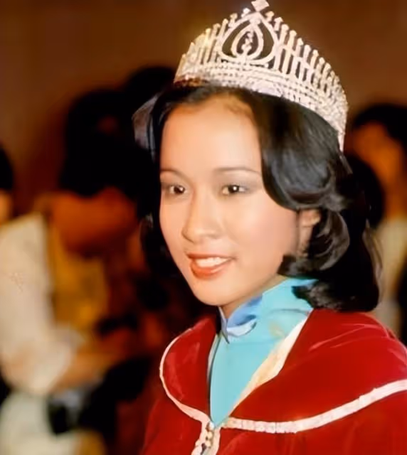 朱玲玲：為與富豪離婚，47歲凈身出戶，二婚再嫁200億富豪