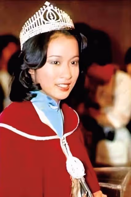 朱玲玲：為與富豪離婚，47歲凈身出戶，二婚再嫁200億富豪