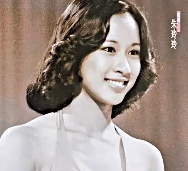 朱玲玲：為與富豪離婚，47歲凈身出戶，二婚再嫁200億富豪