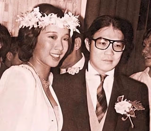 朱玲玲：為與富豪離婚，47歲凈身出戶，二婚再嫁200億富豪