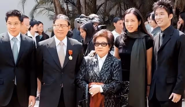 朱玲玲:為與富豪離婚,47歲凈身出戶,二婚再嫁200億富豪