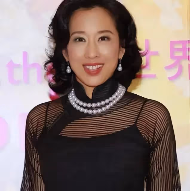 朱玲玲:為與富豪離婚,47歲凈身出戶,二婚再嫁200億富豪