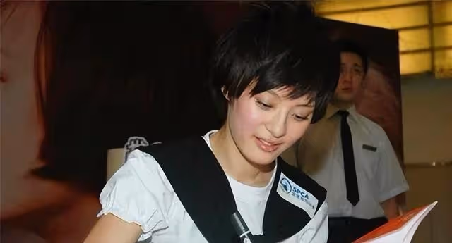孫儷資助4年「白眼狼」向海清,結局令人唏噓,為何會走到今天?