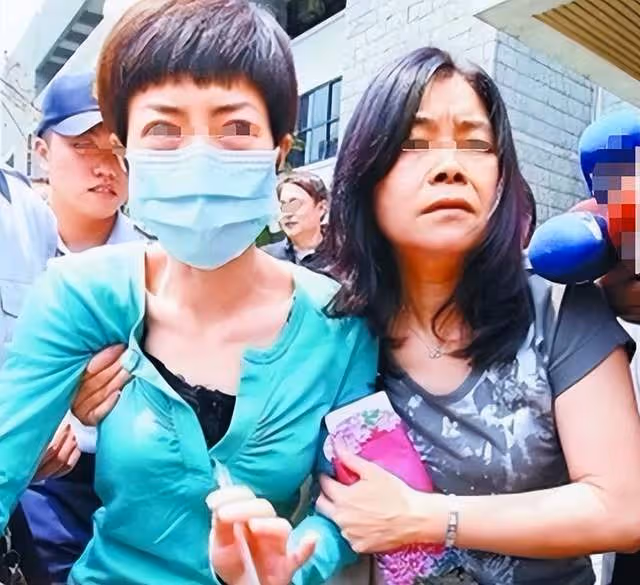 母親當妓女、父親販毒,4次被雪藏,45歲的她要在《浪姐4》翻紅?