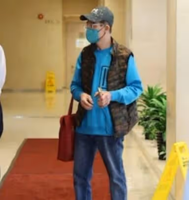梅啟明探梅媽遭拒於門外,大鬧醫院賴死不走