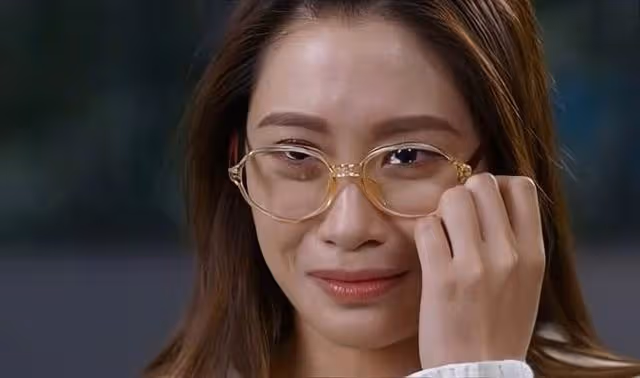 TVB知名女星演床戲超投入,穿低胸裙疑走光,傳得罪高層遭雪藏