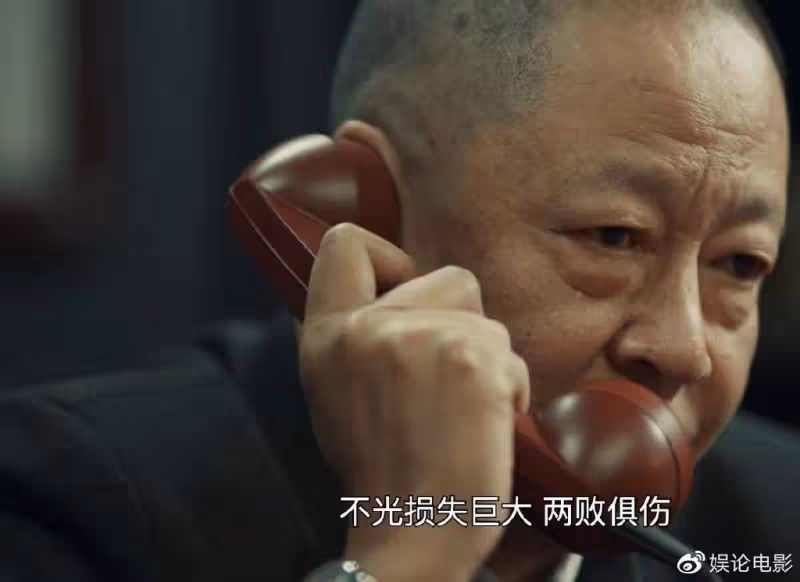 靳東8年後再演諜戰劇,收視率不錯角色熱度高,還和倆好兄弟飆戲