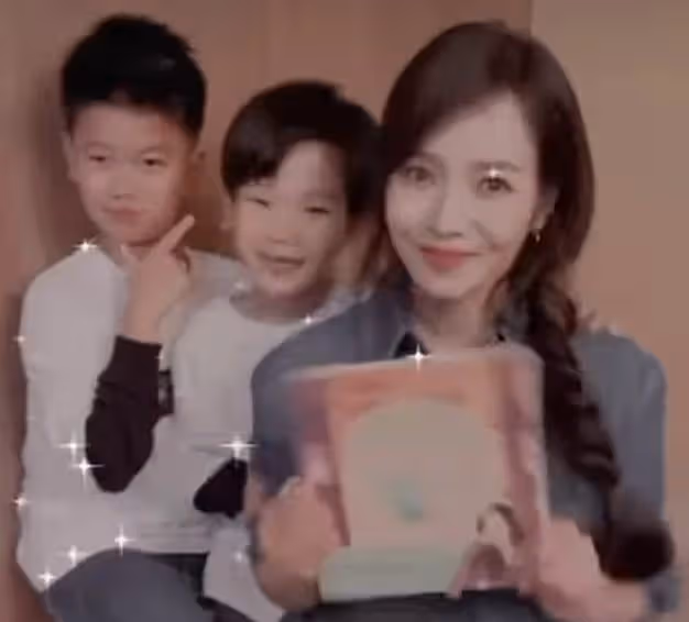 周杰倫前女友侯佩岑出童書,攜兒子宣傳,弟弟罕出鏡顏值不及哥哥