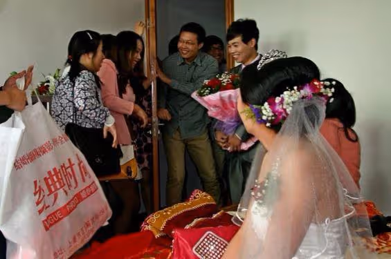 婆婆出院我接回家，做碗白粥她把餐桌掀了，老公的話她連連道歉