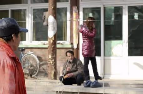兒子出生半年老公不曾來看一眼,婆婆來了一趟,我哭成淚人
