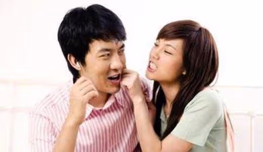 婚後住婆家,忘給婆婆交話費,老公怒斥,婆婆卻誇我好媳婦
