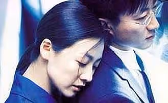 婚後十年老公提出離婚,我哭成淚人,兒子說的話,我笑著同意