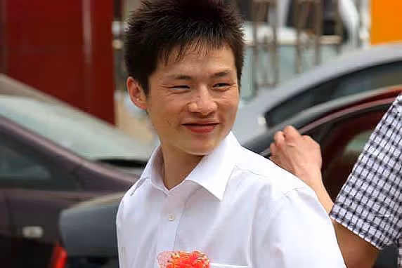 小叔子結婚我送他輛車,三年後婆婆送我套房,老公的話我火冒三丈
