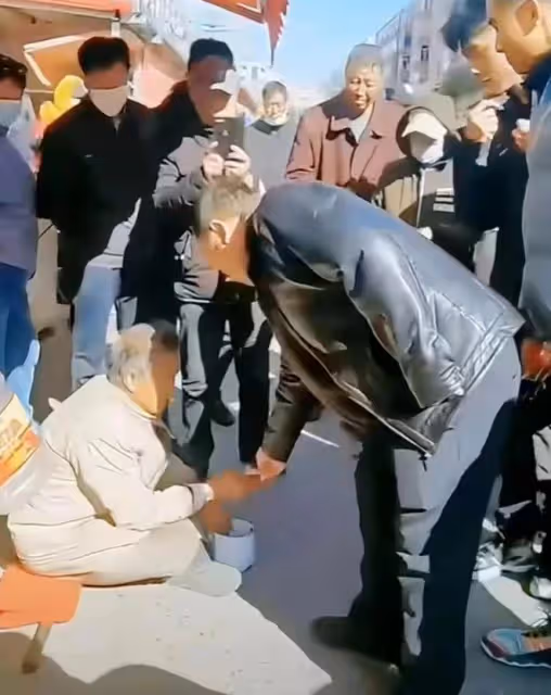 演員謝廣坤花巨資回老家蓋別墅,遭村民阻撓,原因是占地面積太大