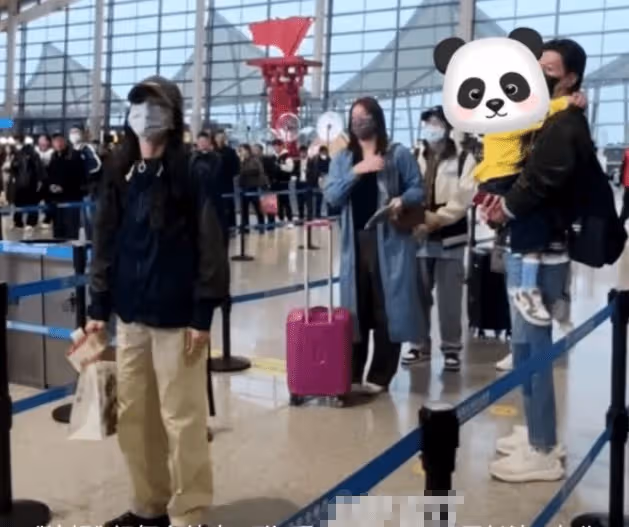 Ella一家三口清明返台，奪初舞台頭名心情佳，賴斯翔抱娃當小跟班