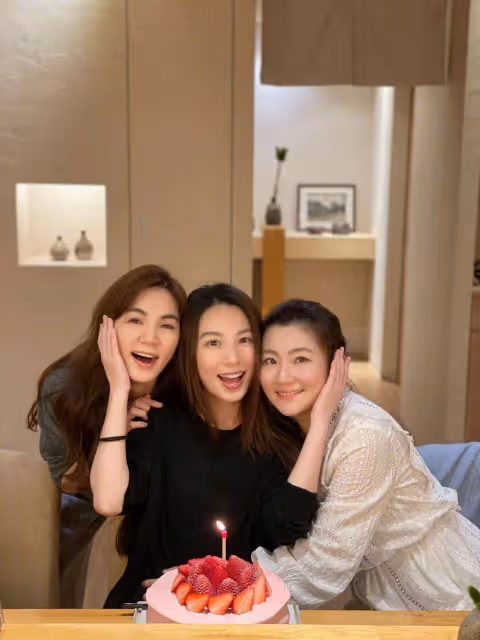 Ella一家三口清明返台，奪初舞台頭名心情佳，賴斯翔抱娃當小跟班
