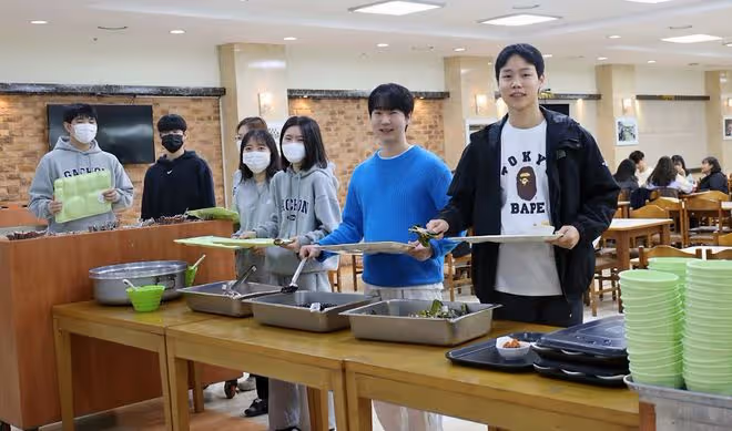 良心韓國大學,把伙食費降低至一千韓元?!