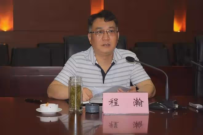 暴戾局長:一巴掌扇斷副局長牙齒,逼迫女警發生關係,貪腐1800萬