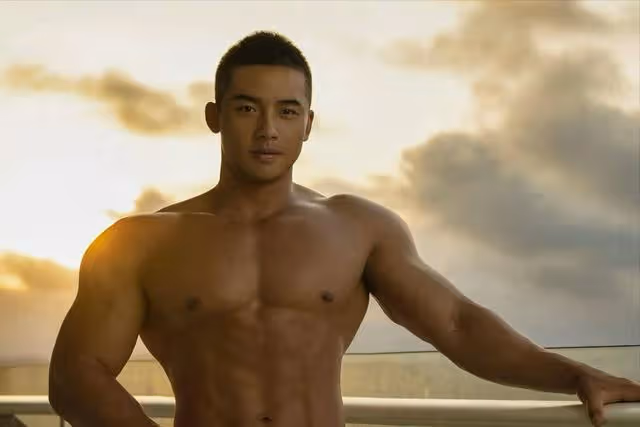祝萬成:從退役武警到肌肉男神