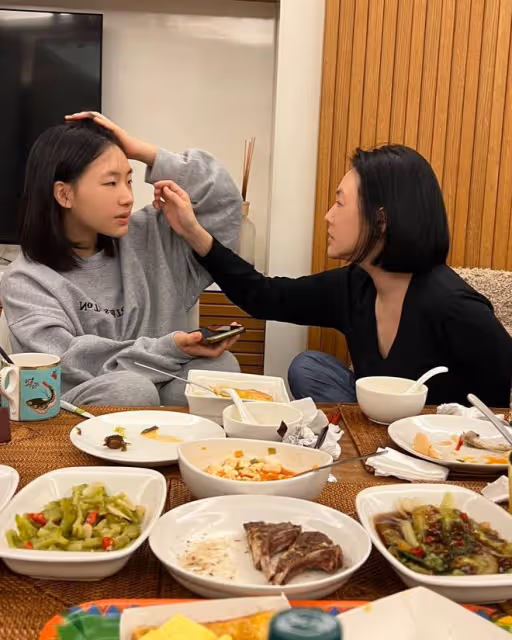 小S在家用餐惹爭議，遭李敖女兒狠批噁心沒教養，列其12條罪狀