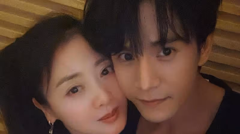 小李琳罕曬女兒近照，小萌妹穿古裝可愛漂亮，長得超像爸爸經超