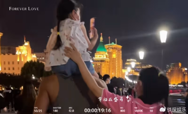 小李琳罕曬女兒近照,小萌妹穿古裝可愛漂亮,長得超像爸爸經超