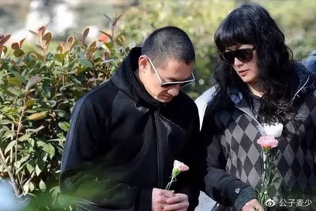 14年後再看李鈺,穿婚紗下葬,男友已另成婚,母親的堅持讓人淚目