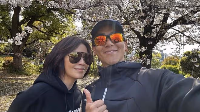 梁朝偉彭于晏兩代男神合影，差19歲似同齡人，41歲彭于晏顏值下跌