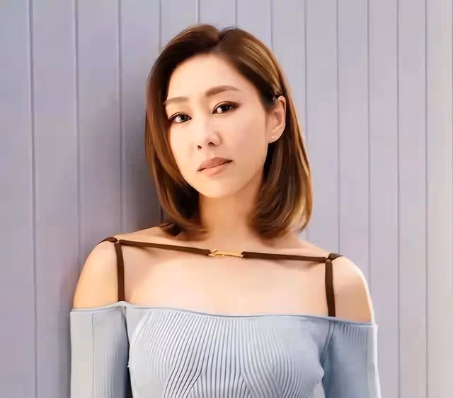 TVB視後曬父母年輕照，網友：父親長得像林峯