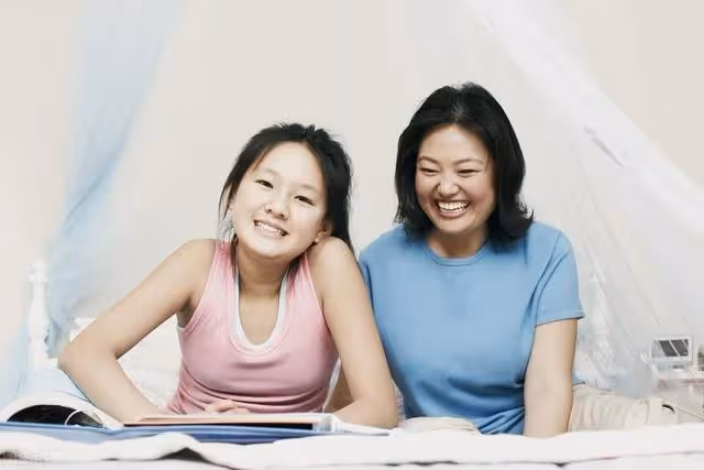 爸媽離婚後,我幾年沒回家,外婆去世,我回去奔喪,看見滿院子的果樹,紅了眼睛