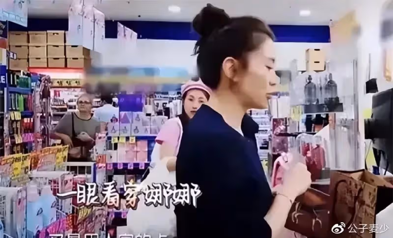 請客沒錢、借錢不還、拿走拖鞋，謝娜逃單算什麼，最後一個才真摳