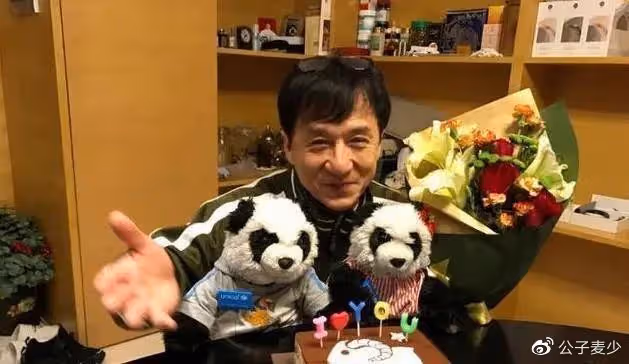 請客沒錢、借錢不還、拿走拖鞋,謝娜逃單算什麼,最後一個才真摳