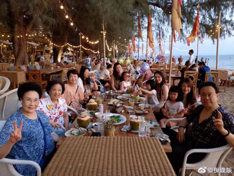 伊能靜帶公婆游泰國，媽媽姐姐等均同行，一行15人浩浩蕩蕩好熱鬧