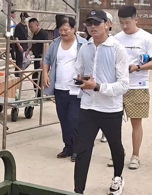 新上海灘開機，謝廣坤演馮敬堯，小蒙演馮程程，邀請嘎子演許文強