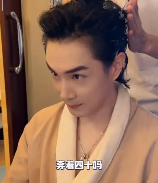 戚薇生二胎後狂脫髮,李承鉉嘲笑嬌妻反被侃禿頭