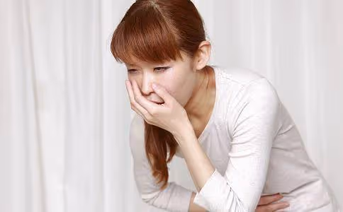 兒媳累了回屋躺會，婆婆指桑罵槐，孫子一句話婆婆瞬間安靜