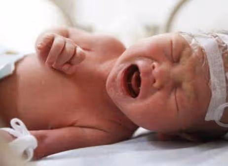 我剛生下兒子老公提離婚，我上門要撫養費，婆婆哭著說我沒良心