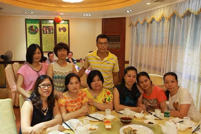 小兩口租房住，婆婆卻要我爸媽買房，道：你家條件好，就該買房！