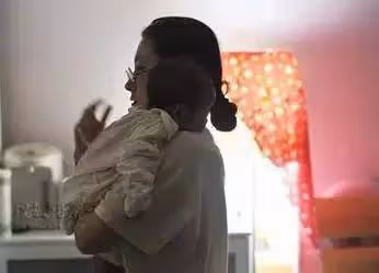 丈夫發達了看不起自己父母，妻子回家照顧，丈夫傻眼，稱：錯了