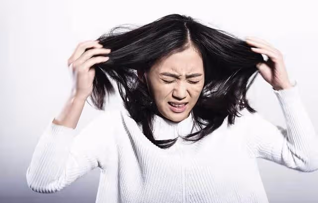 小姑子買藥問我要醫保卡，她說怕我錢花不完替我分擔，我用得著嗎