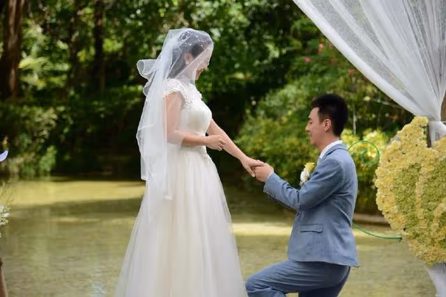 男方家房子拆遷,丈母娘要他們過戶給女婿,男方:我還有女兒