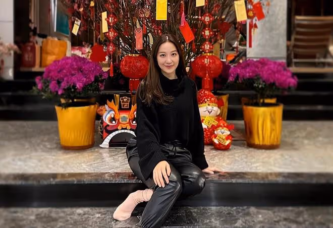 汪圓圓慶祝37歲生日,富豪老公準備5個蛋糕,甄子丹夫婦為其助陣