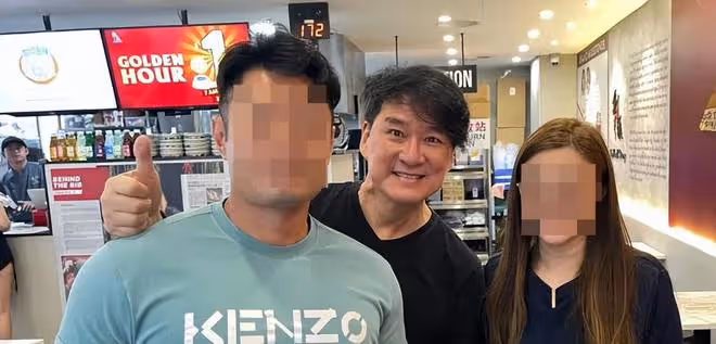 62歲周華健差點沒認出來,在餐廳喝了不少酒,親自給粉絲付飯錢