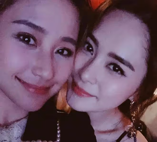 何超蓮竇驍於月中大婚,為客人包機飛巴厘島,鄧紫棋twins當伴娘