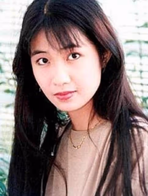 吳鎮宇陪家人出遊被偶遇!不理粉絲呼喚拒合影,14歲兒子又高又壯