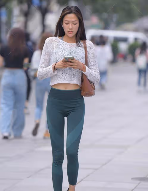 束腰包臀的瑜伽褲，讓你放鬆心情，不信你看